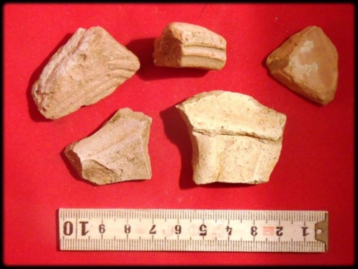 Figure 75-4. fragments de vases